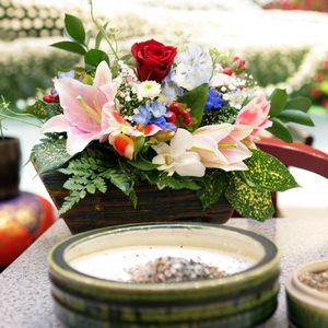 山梨県の安心できる花屋ではお葬式の装花についてご相談を承っております